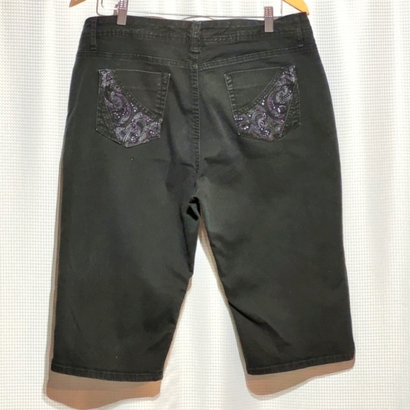 Gloria Vanderbilt Gabby Skimmer Crop Jeans (14) - Picture 3 of 10